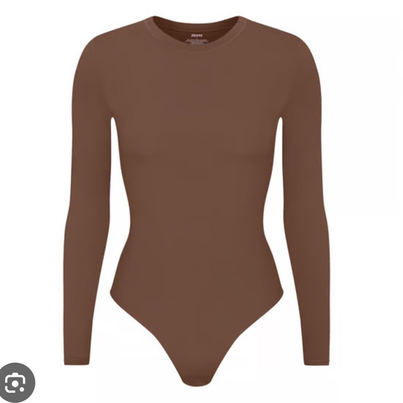 SKIMS Fits Everybody Long Sleeve Bodysuit in Jasper Brown - Picture 3 of 6